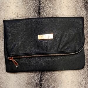 Keune black clutch